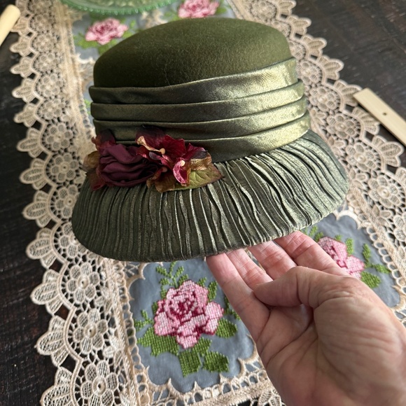 Vintage women’s Toucan of NY  hat - Picture 1 of 7